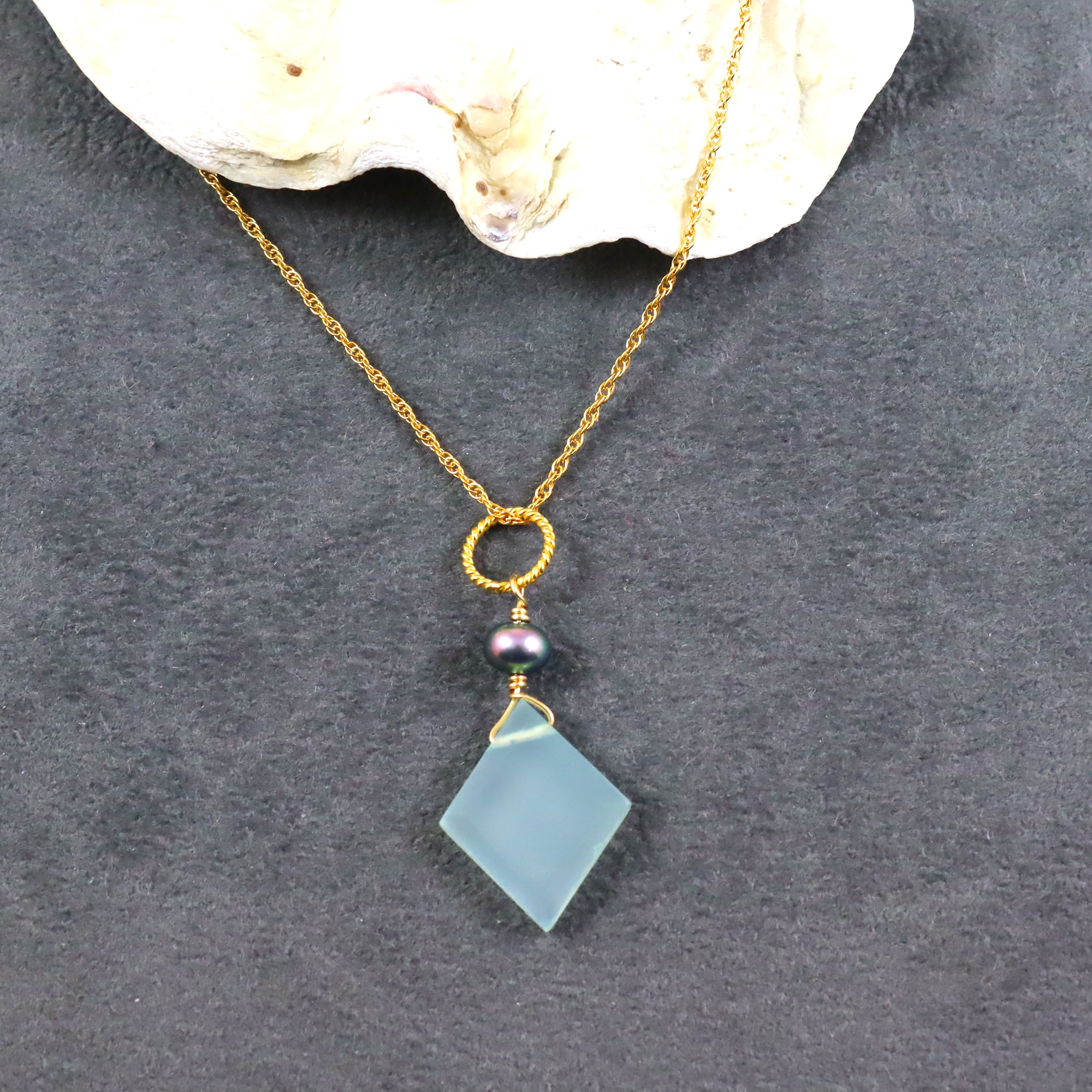 Chalcedony hot sale stone necklace